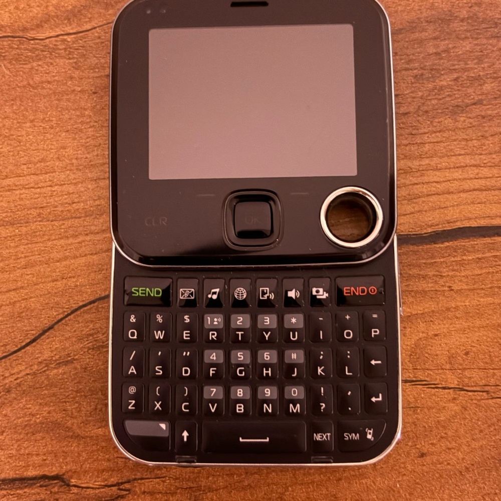 Nokia 7705 Flip
